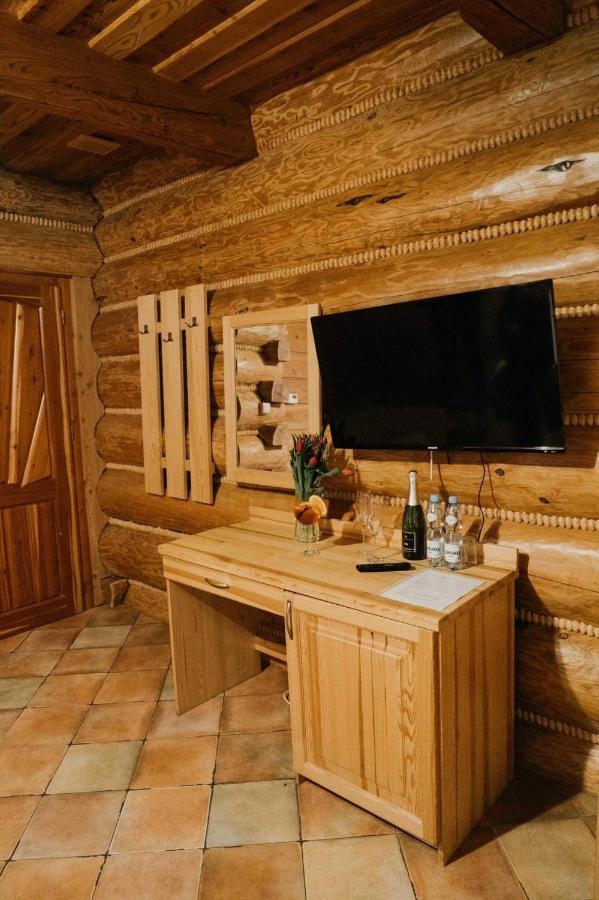Hotel Daglezjowy Dwor à Osiek  Extérieur photo